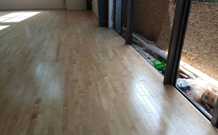 20厚體育館實木地板廠家去哪找？